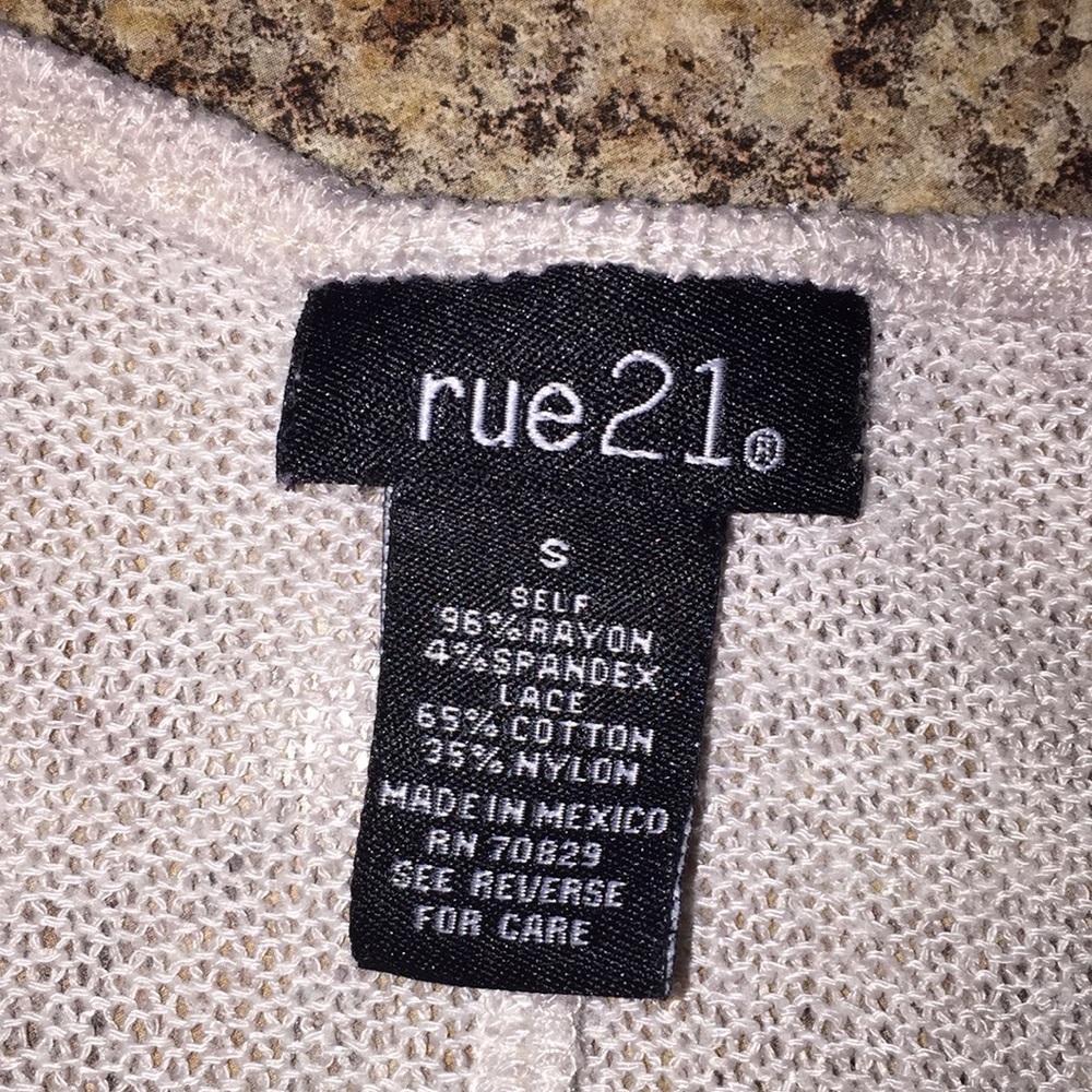 “Love” Tank Top - Picture 3 of 4